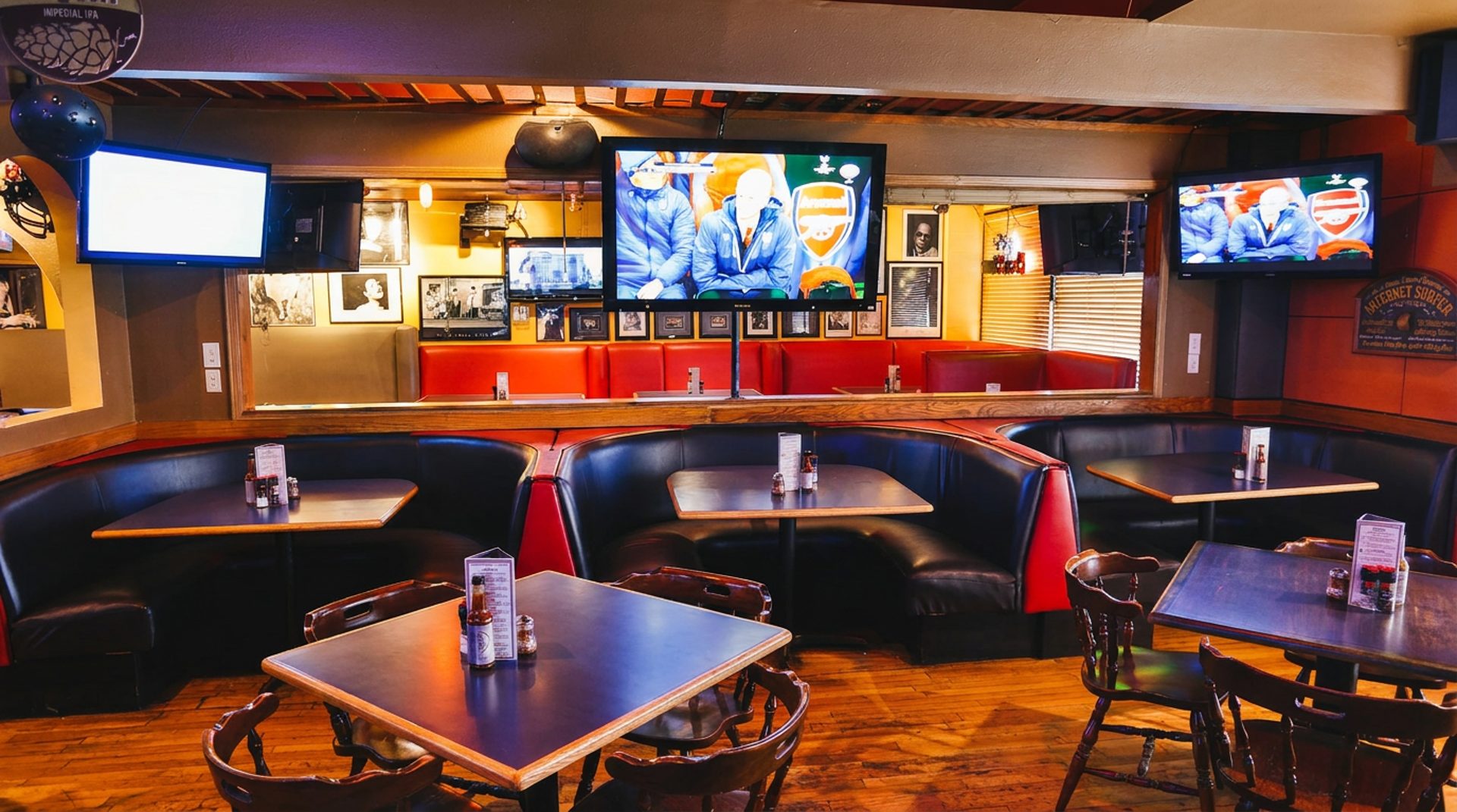Best Burgers in Aurora, According to Visit Aurora